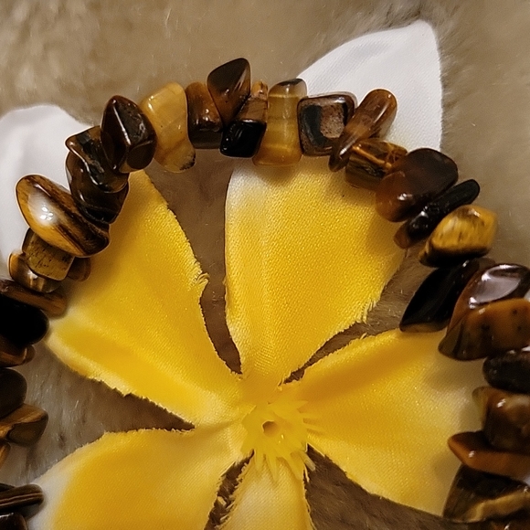 Tigereye Elastic Bracelet - Picture 4 of 4